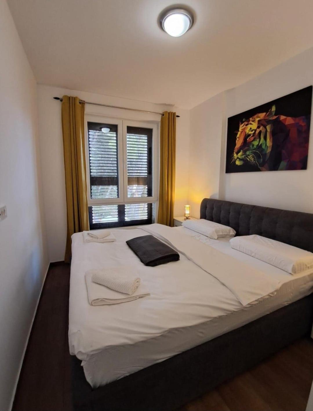 Sunshine, Sea View & Beach! Apartman