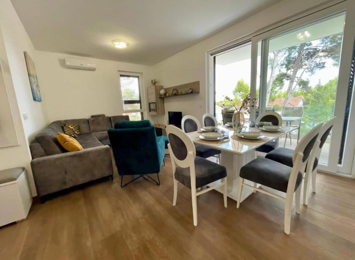 Sunshine, Sea View & Beach! Apartman *